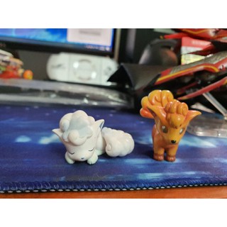 Set mô hình trưng bày sưu tầm Vulpix - Aloha Vulpix 1