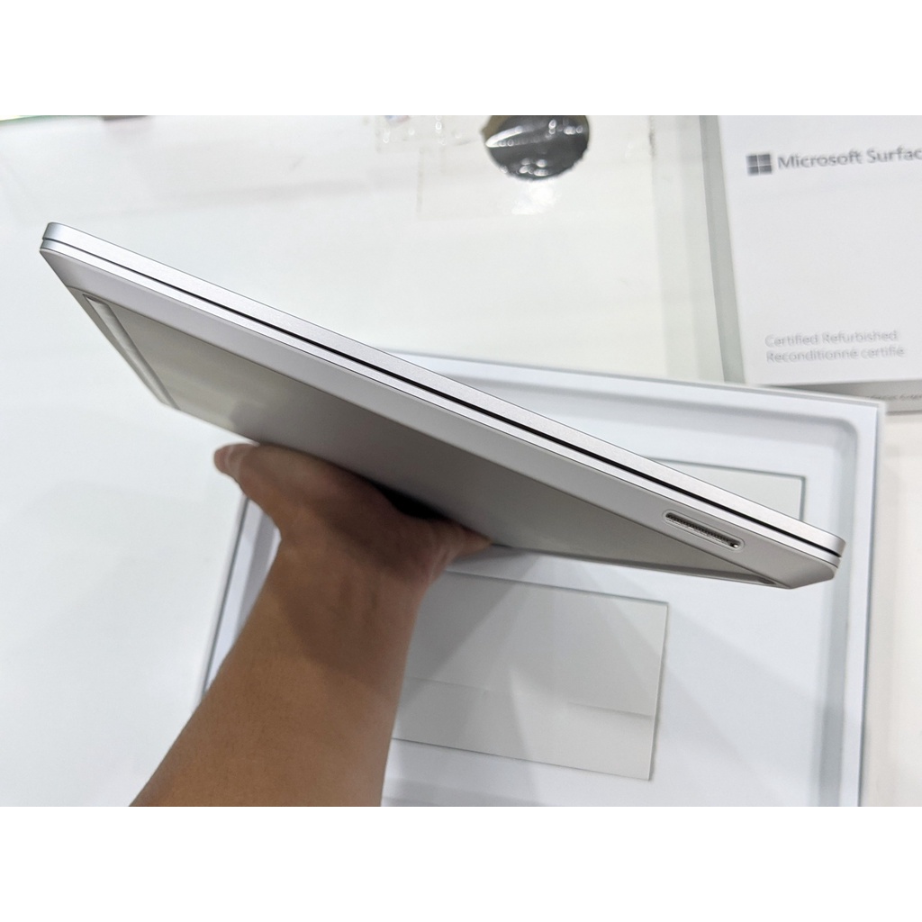 Microsoft Surface Laptop Go  - Core i5 Gen 10. 8GB 128GB/256GB Màn 12.4'' Cảm ứng.Tại Playmobile