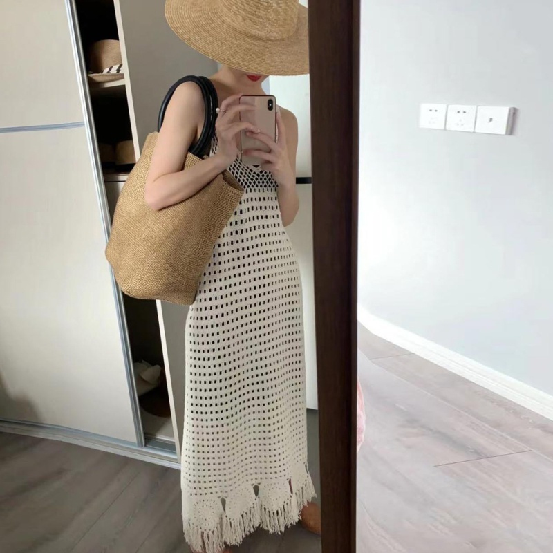 Đầm Maxi Dệt Kim Sát Nách Thiết Kế Khoét Quyến Rũ