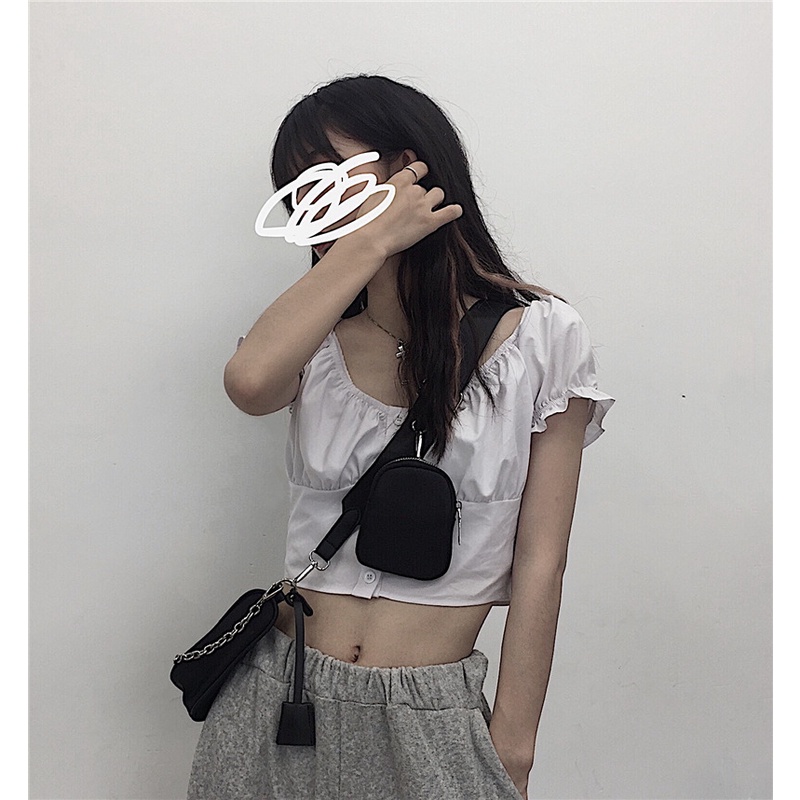 Túi đeo chéo màu đen phối dây xích phong cách retro 2021