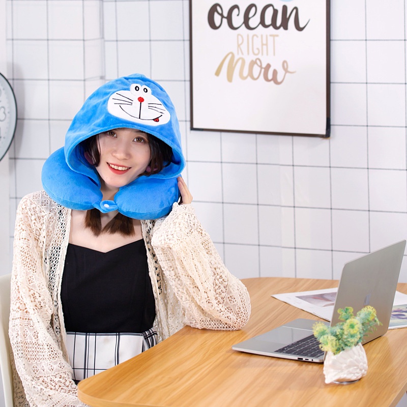 Gối Chữ U Có Mũ Trùm Đầu Hình Doraemon / Pikachu / Kumamon / Gấu Nâu Thêu Logo Hoạt Hình Dành Cho Học Sinh / Văn Phòng