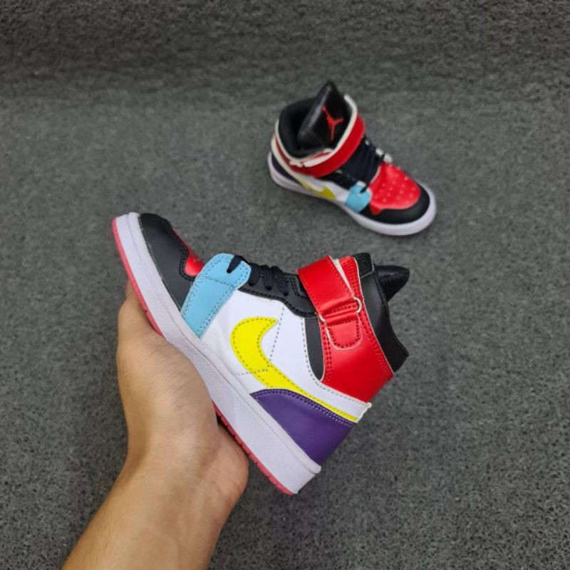 Giày Thể Thao Nike Air Jordan 1 Màu Cầu Vồng Chất Lượng Cao