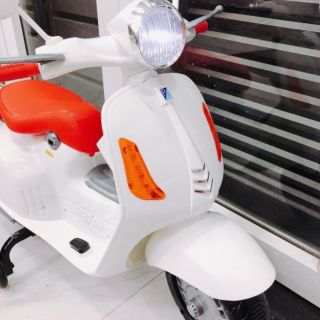 XE MÁY ĐIỆN VESPA CỔ CHO BÉ – SIÊU ĐÁNG YÊU