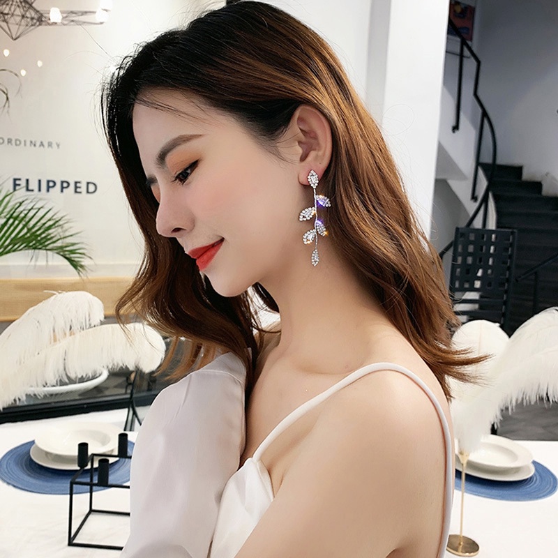Bông Tai Dáng Dài Hình Chiếc Lá Đính Đá Zircon Sang Trọng Cho Nữ