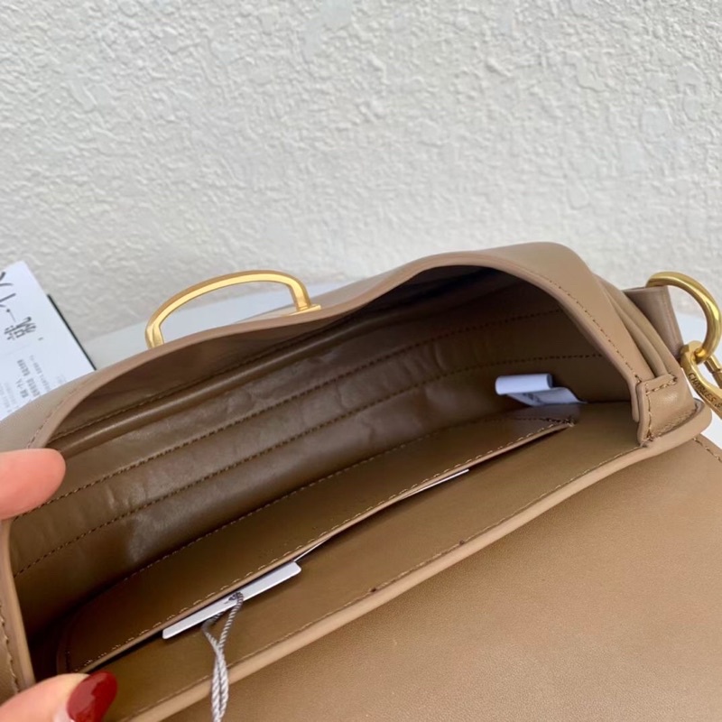 Túi đeo chéo dáng khuyết sz20cm