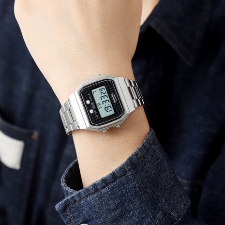 Đồng Hồ Điện Tử Hiển Thị Ngày Giờ SKMEI