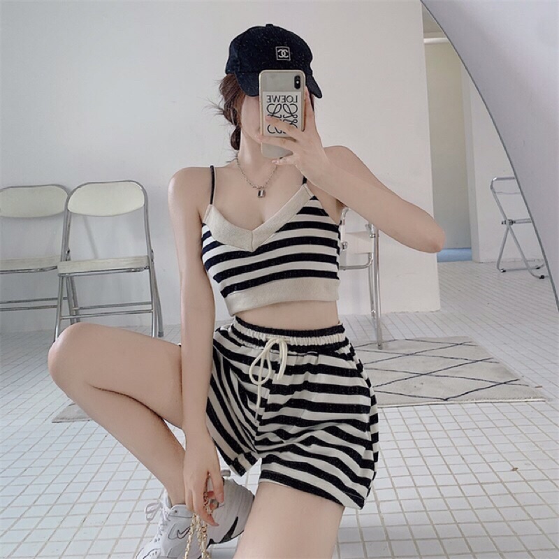 Set áo hai dây + quần short sọc ngang trắng đen thời trang