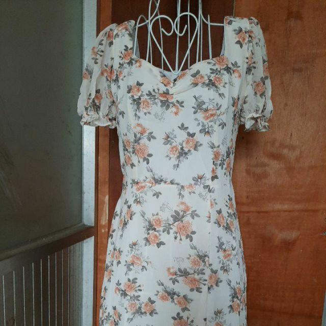 Đầm hoa xẻ tà nhún ngực tay phồng kèm ảnh thật | BigBuy360 - bigbuy360.vn