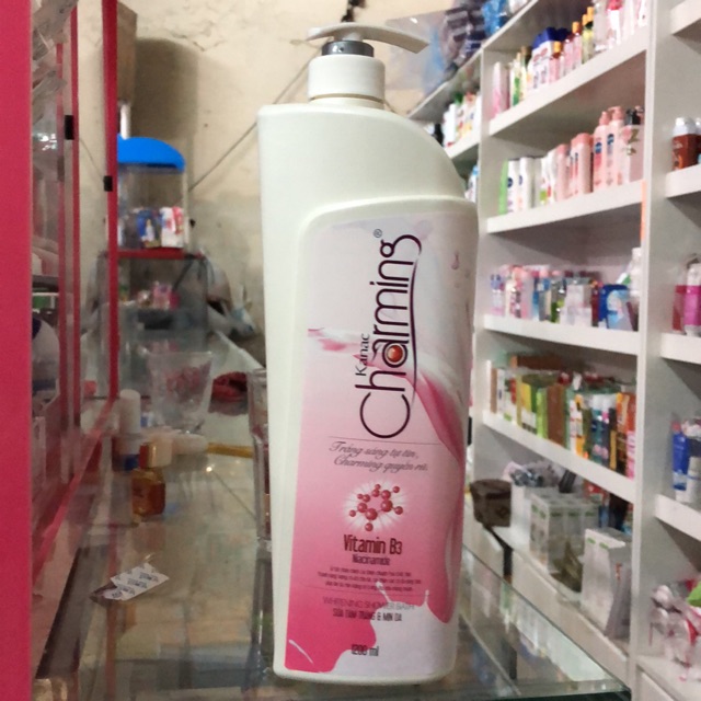 Sữa tắm Charming chai vòi nhấn