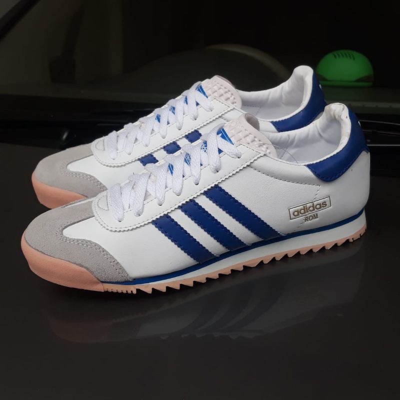 Giày Thể Thao Adidas Rom Thiết Kế Năng Động Hợp Thời Trang