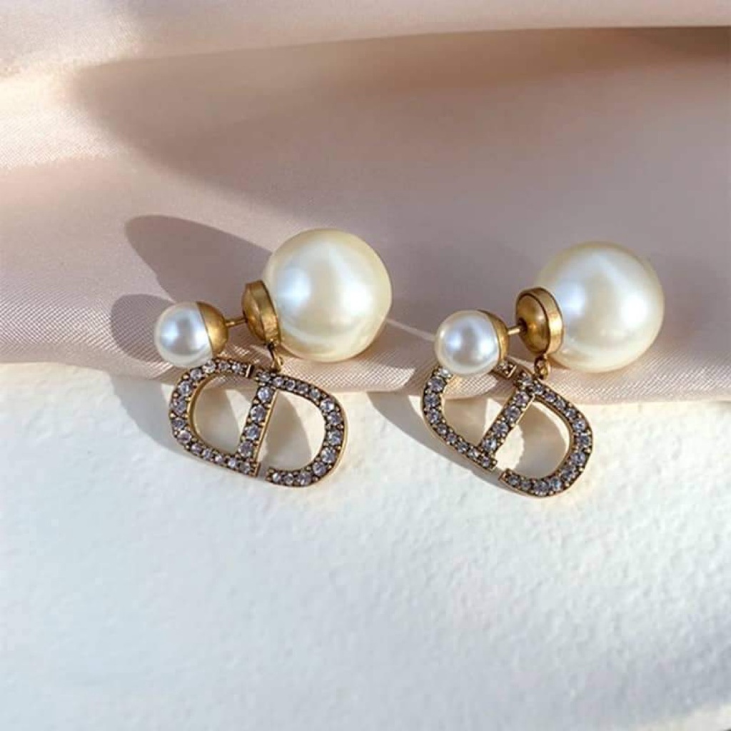 (Nhiều mẫu )Hoa tai C.D thương hiệu