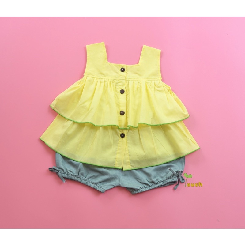 Áo hai tầng màu xanh và vàng Touch