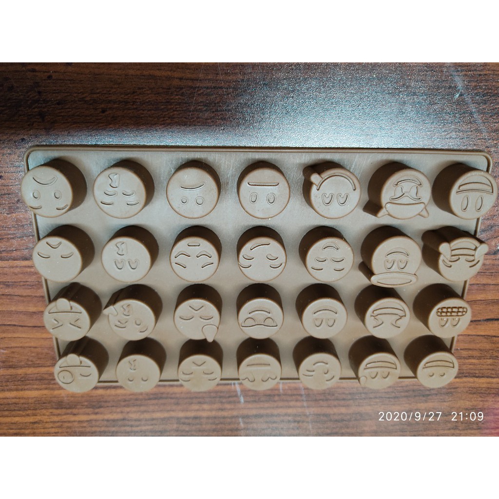 KHUÔN SILICON MẶT CƯỜI 28 HÌNH