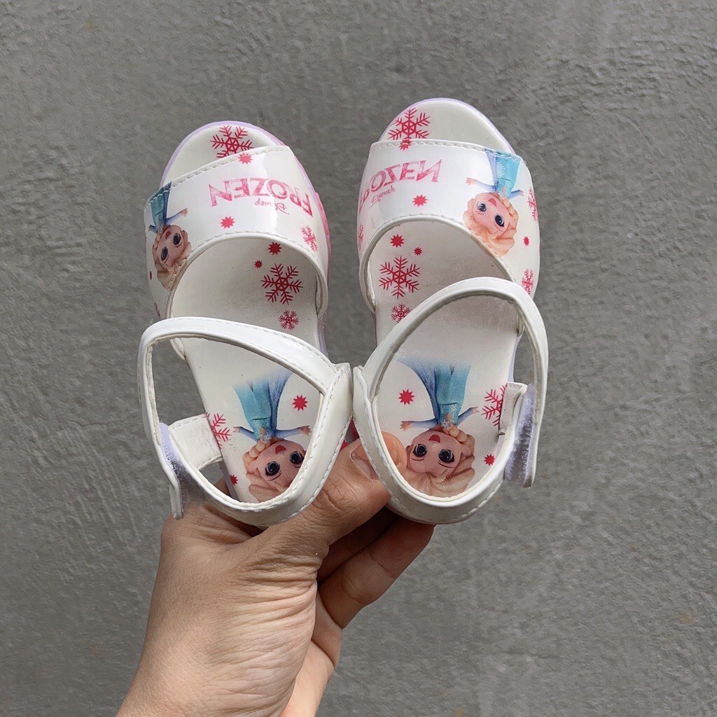 Sandal cho bé gái - dép quai hậu in hình elsa có đen led mã A2