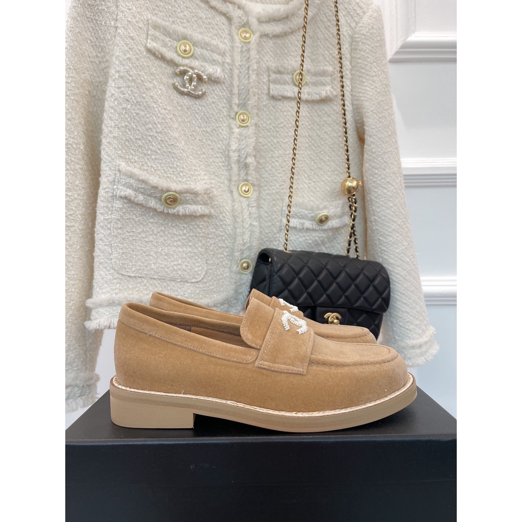 Giày lười nhung thời trang nữ cao cấp 𝘾𝙝𝙖𝙣𝙚𝙡 𝘾𝙝𝙖𝙣n𝙚𝙡 sành điệu, thanh lịch