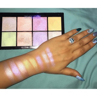 Bảng phấn Siêu bắt sáng REVOLUTION ULTRA COLL GLOW