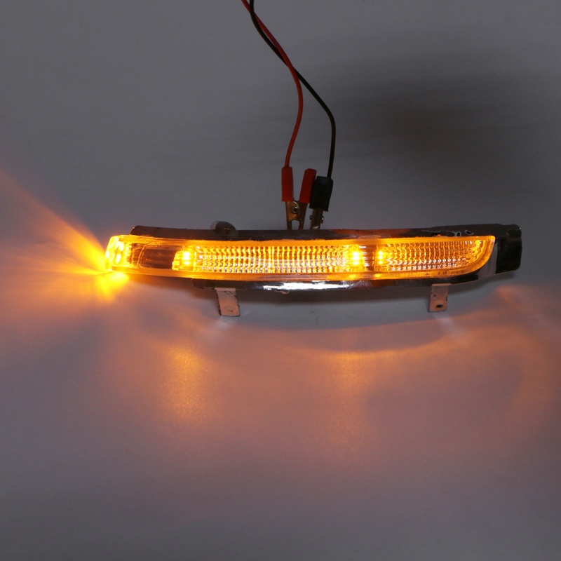 Đèn Tín Hiệu Xi Nhan Gắn Kính Chiếu Hậu Cho Octavia Superb