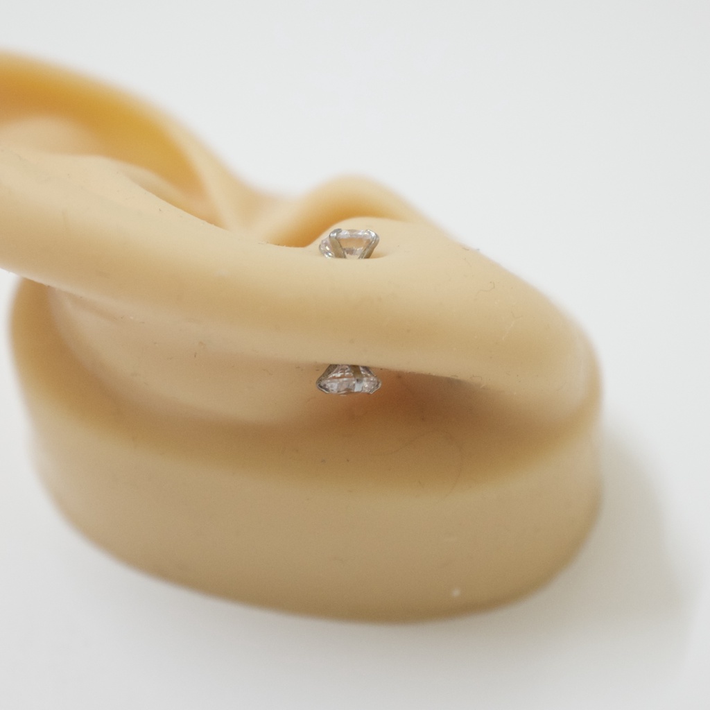 Khuyên Tai Titan 2 Đầu Đá Tròn Unisex Màu Bạc Đuôi Bi Không Gỉ Sét Không Ngứa Bông Tai Julies Box 66