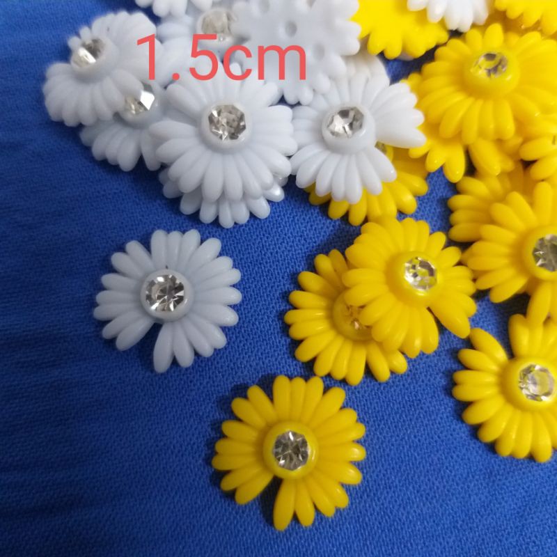 Hoa cúc nhựa trang trí, size 1.5cm (20 hoa/10k)
