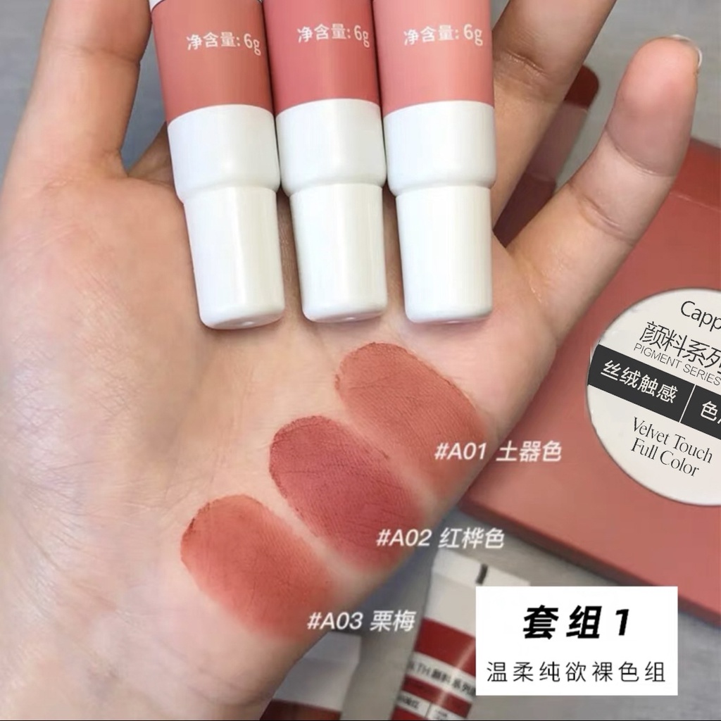 Son Lì Kháng Nước Lên Màu Chuẩn Kèm Cọ Tiện Dụng
