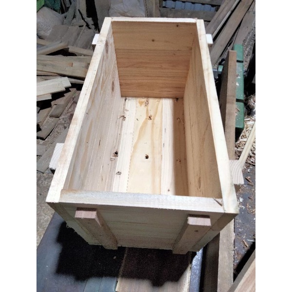 Chậu gỗ chữ nhật trồng cây, cắm hoa dài 40cm, cao 20cm, rộng 20 cm.