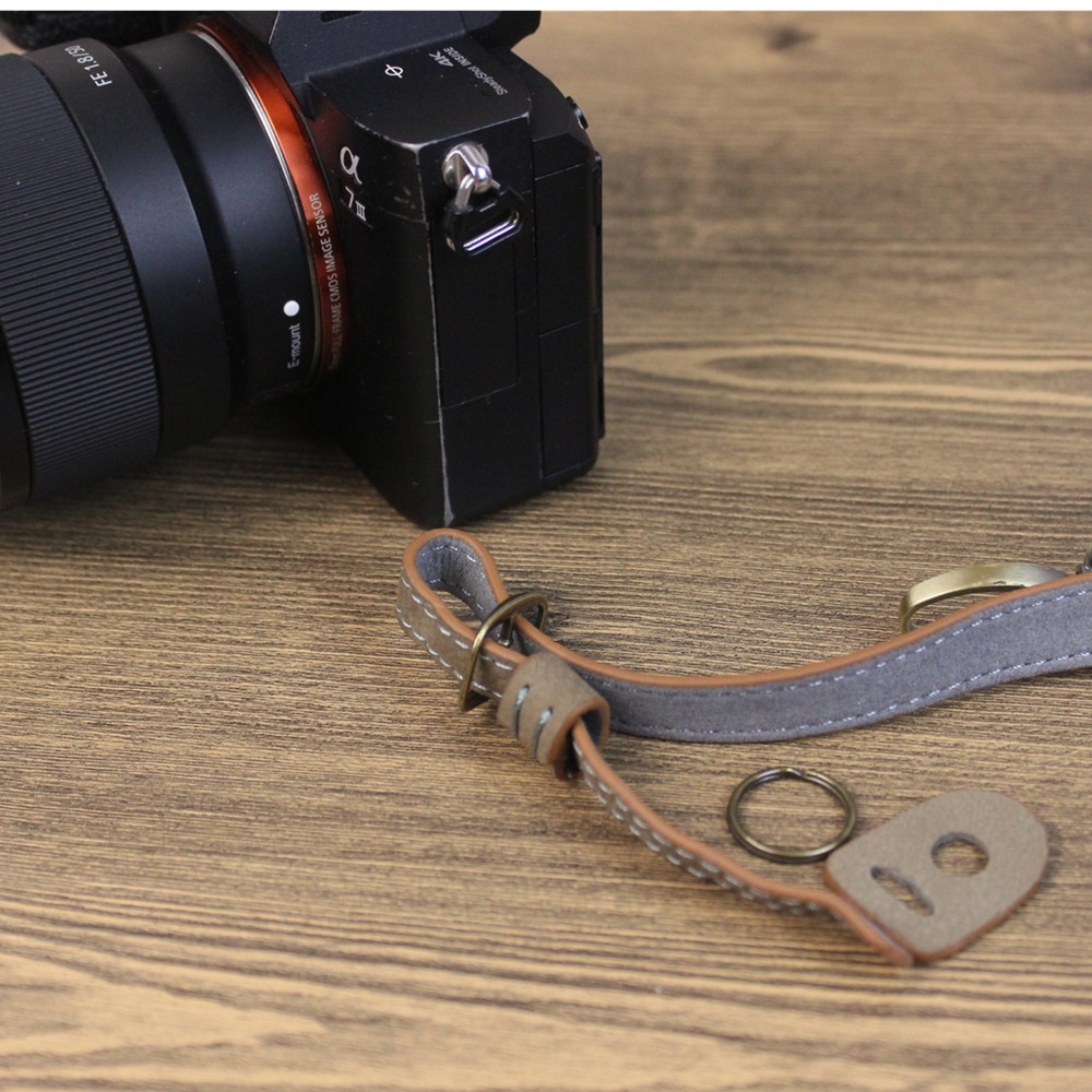 Dây Da Đeo Máy Ảnh Kèm Móc Khóa Tôm Hùm