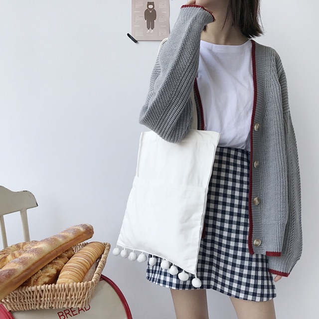 Túi tote vai trắng trơn custom cục bông đáng yêu (có sẵn, hình thật)