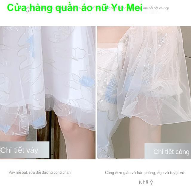 Mối tình đầuMùa hè phong cách dịu dàng mối tình đầu lưới cổ vuông bồng tay áo dài hoa chuông quá gối váy liền