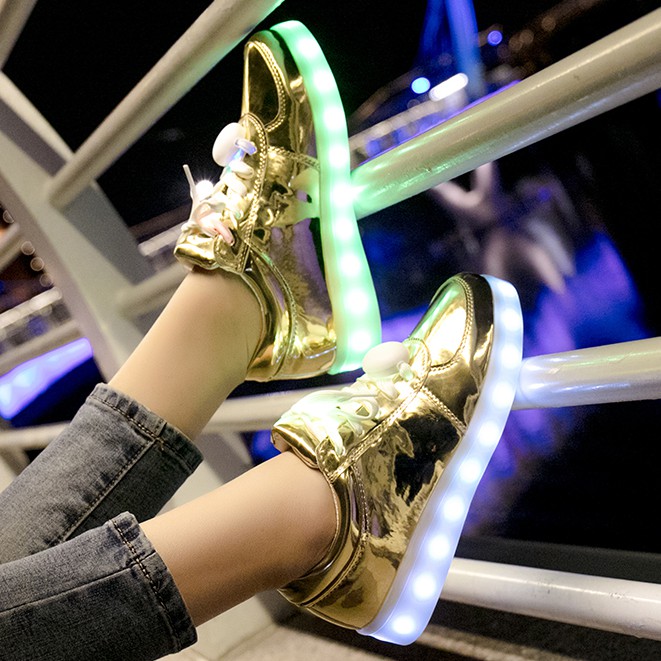 Giày Phát Sáng Vàng Bóng - giày phát sáng 7 màu