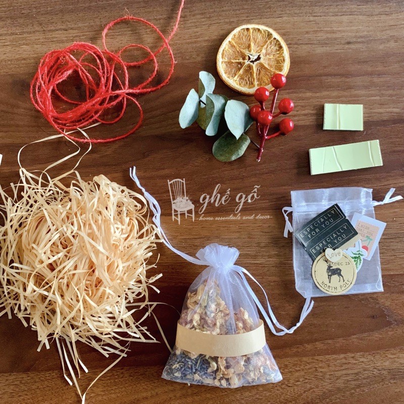 Hộp quà vintage tự làm DIY với đầy đủ túi hoa khô, đồ trang trí và dụng cụ | BigBuy360 - bigbuy360.vn