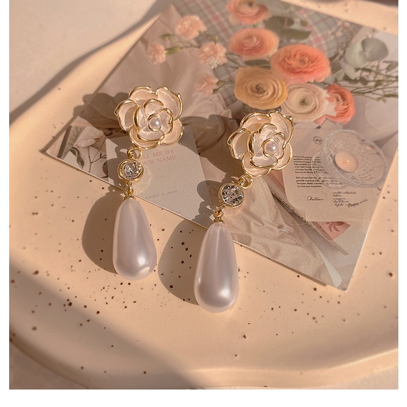 Khuyên Tai Hình Hoa Trà Đính Ngọc Trai Phong Cách Cổ Điển Thời Trang 2022