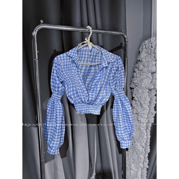 Set áo croptop caro nhún eo tay phồng và chân váy jean tầng