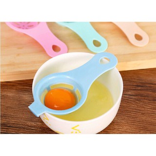Dụng cụ tách lòng đỏ trứng tiện lợi