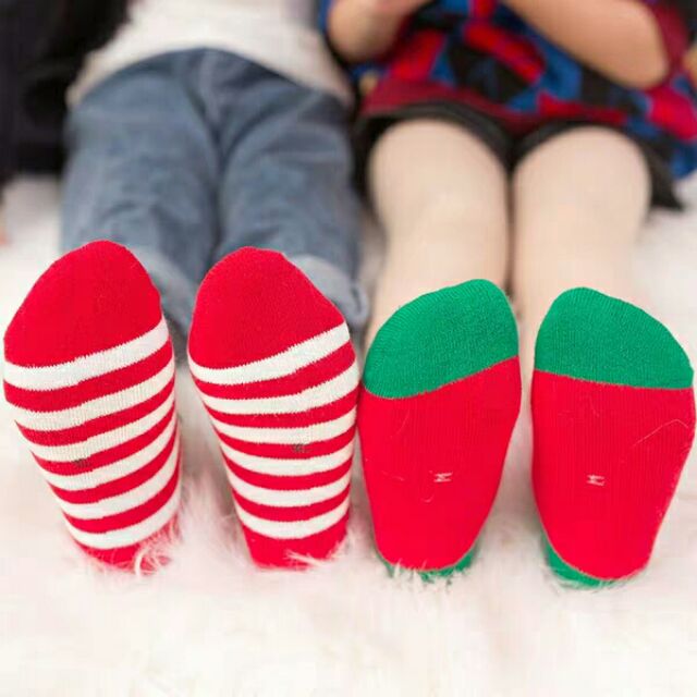 Lố 10 đôi tất xinh xắn cho bé dịp NOEL