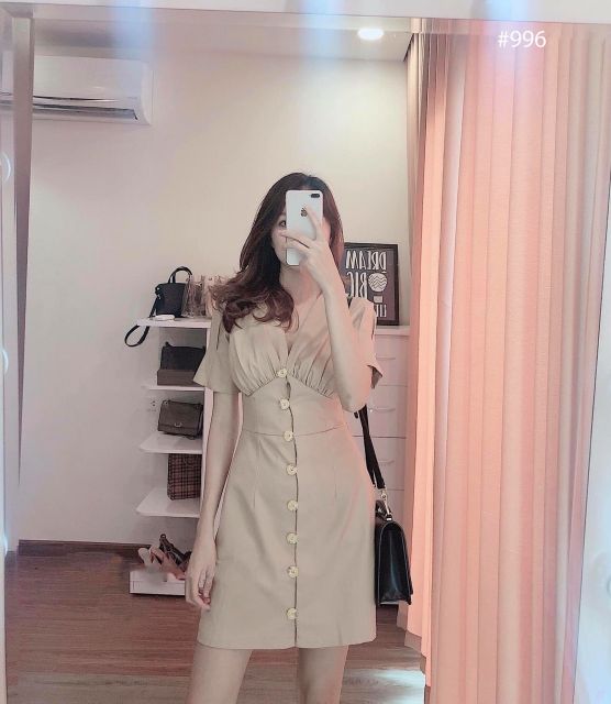 Đầm cổ v đúp ngực đính nút to (có ảnh thật)