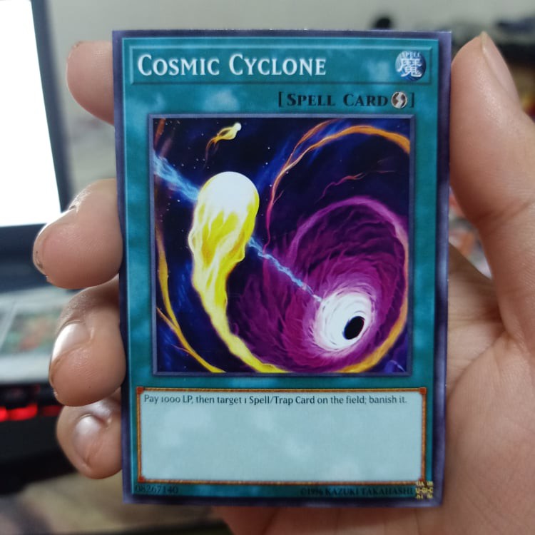 In bài Yu-Gi-Oh! 2 mặt tuỳ chọn (Ngôn ngữ Anh/Mỹ)