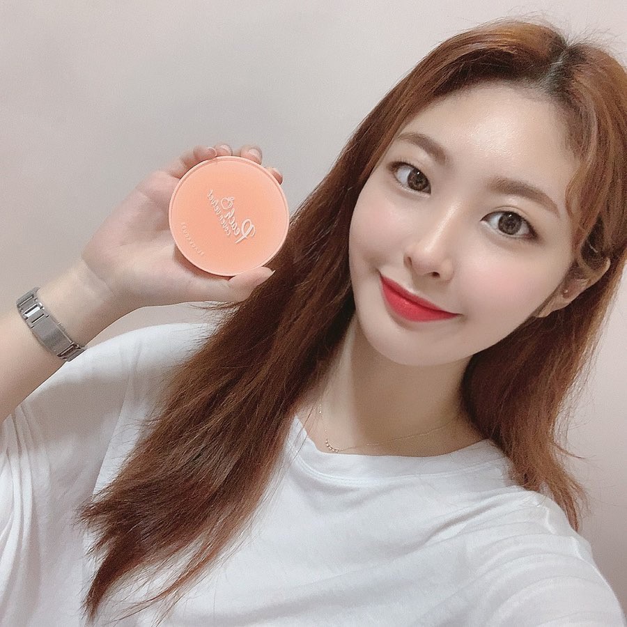 Phấn nền nước Đào kiềm dầu Peach Velvet Cushion Black Rouge