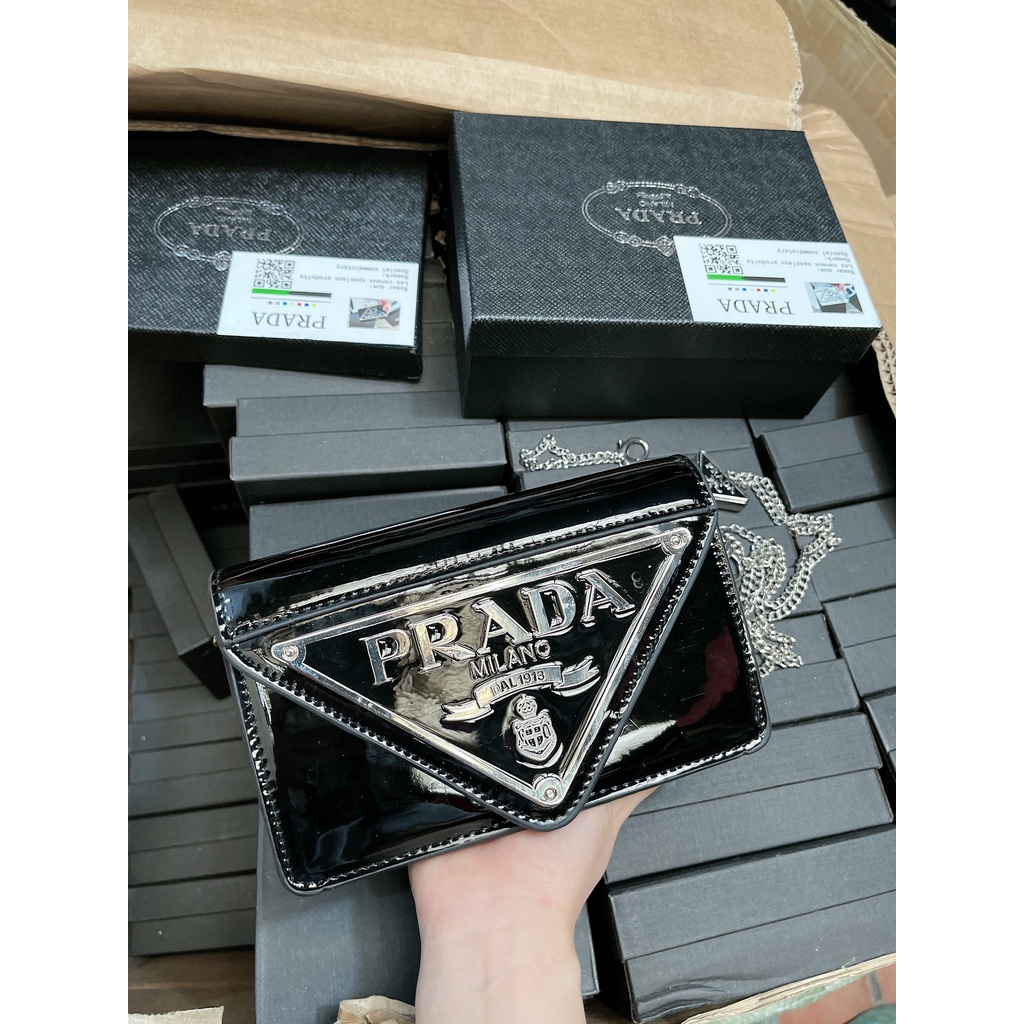 Túi xách nữ Prada da bóng chuẩn hàng đẹp dây xích