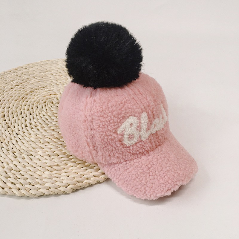 Mũ lưỡi trai vải nhung kiểu thêu phối quả bóng lông thoáng mát đáng yêu dành cho bé