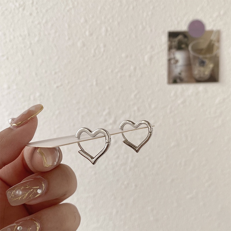 Đôi Khuyên Tai Hình Trái Tim Xinh Xắn Phong Cách Hàn Quốc Cho Nữ