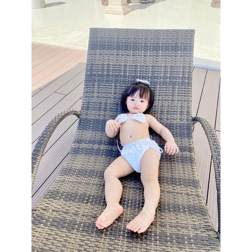 Bikini bánh bèo hoa xinh xắn cho bé gái