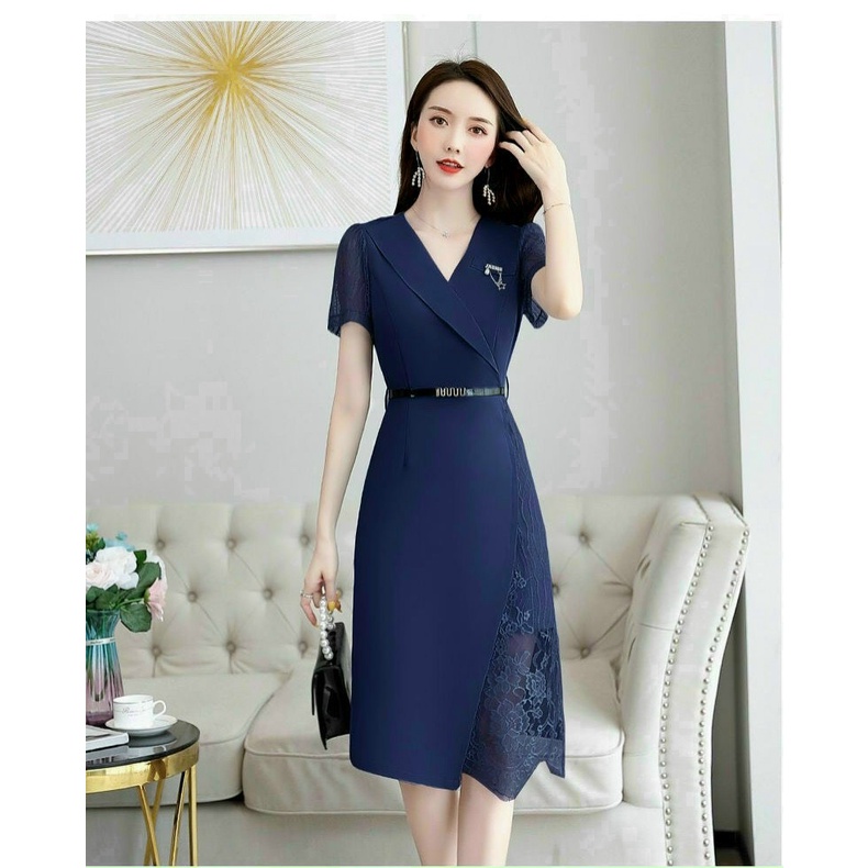 Đầm Trung Niên Phối Ren Cổ V Kèm Nịt và Phụ kiện đính Đá