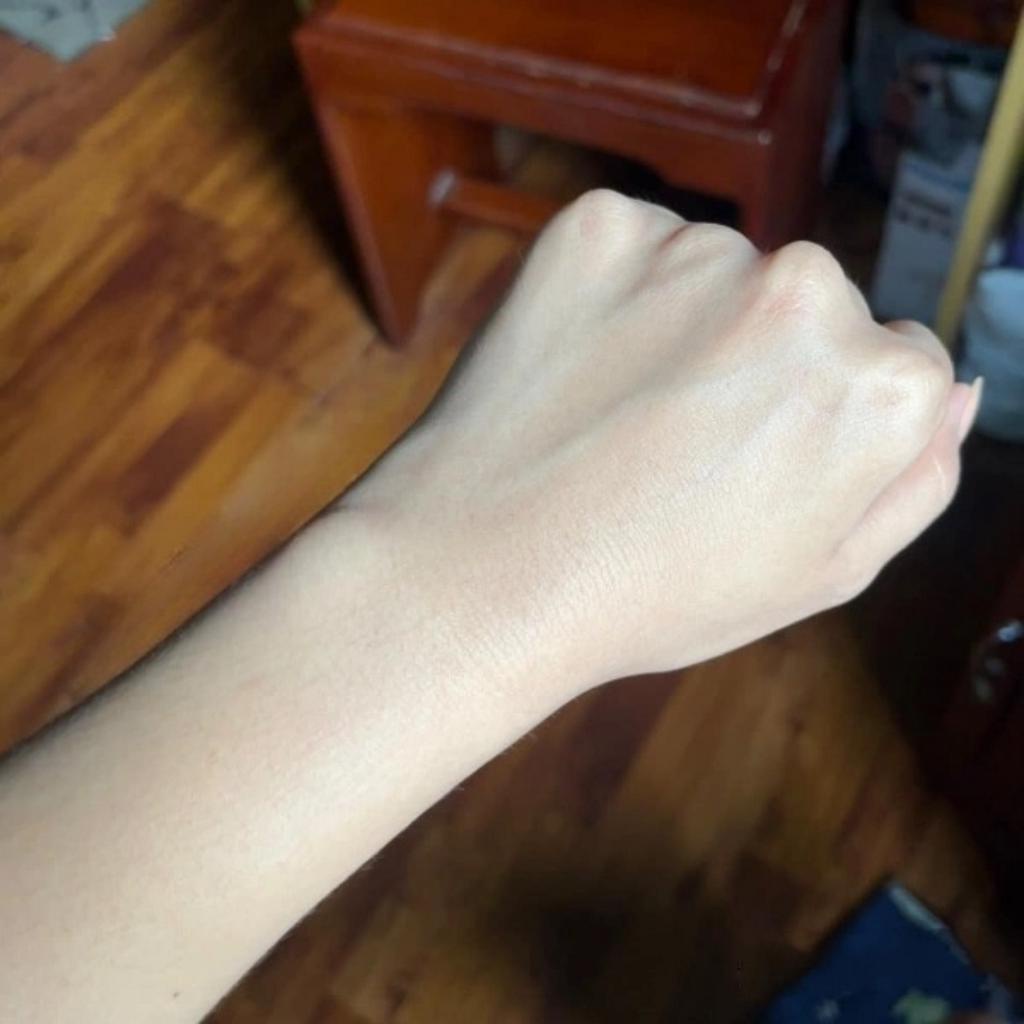 Vaseline Body Tone-Up Sữa Dưỡng Thể Nâng Tone Tức Thì 300ML