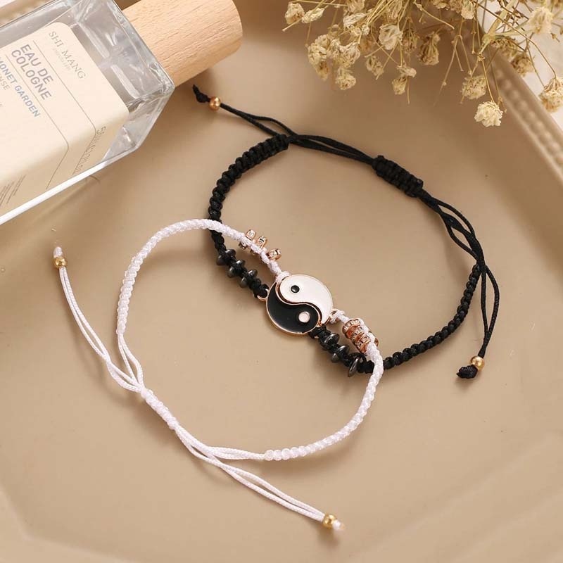 Vòng Tay Dây Bện Mặt Kim Loại Khắc Chữ Ý Nghĩa Cho Cặp Đôi