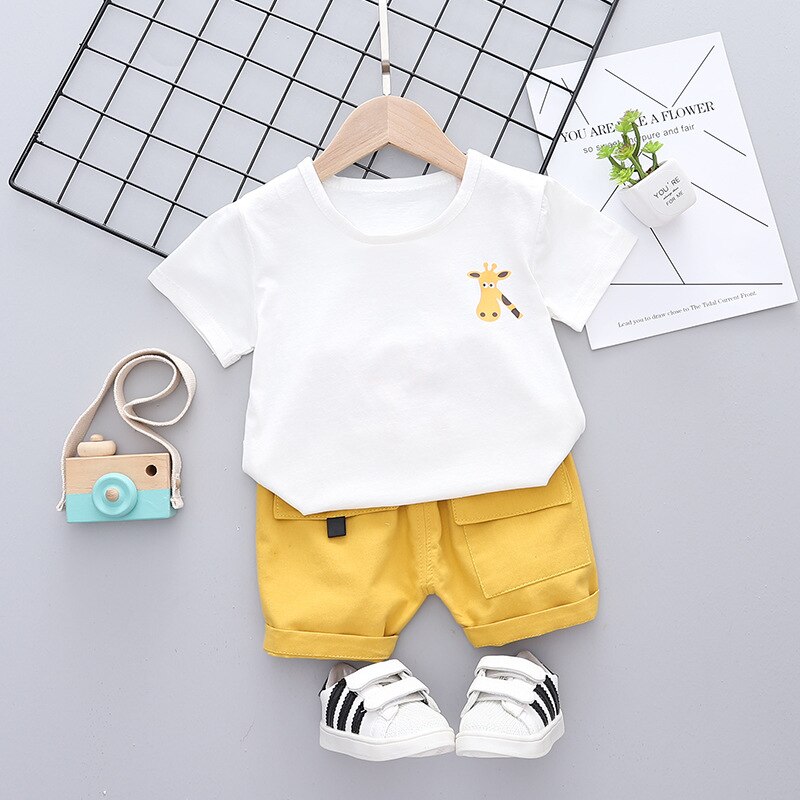 Mới Bộ Đồ 2 Món Áo Thun Cotton Màu Trơn In Hình Hươu Cao Cổ + Quần Yếm Kaki Thời Trang Mùa Hè Cho Bé Trai