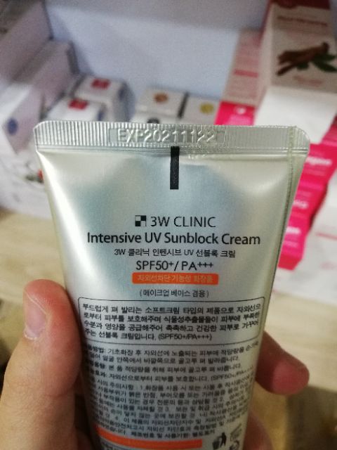 Kem chống nắng 3w Clinic Intensive UV Sunblock Cream SPF 50 Pa+++