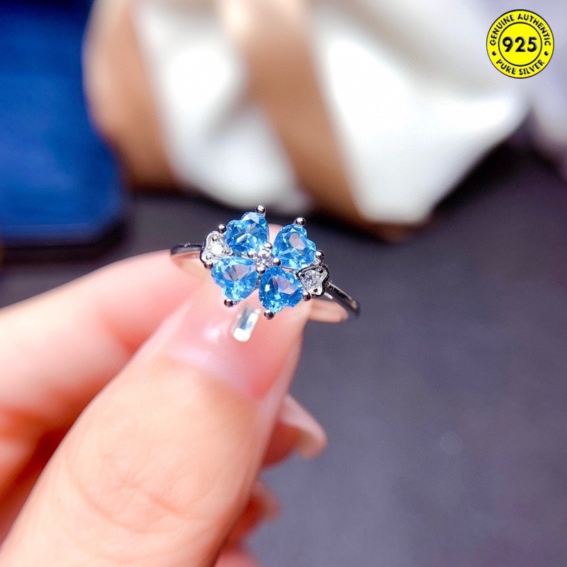 Nhẫn hở hình cỏ ba lá đính đá Topaz sang trọng