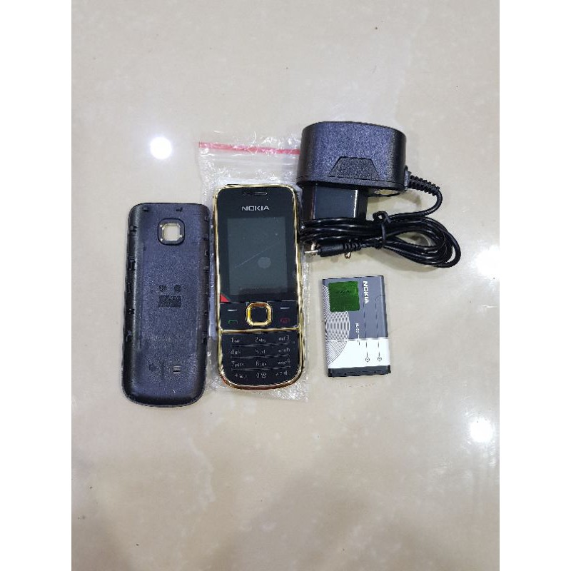 Điện thoại Nokia 2700 classic (kèm pin sạc tốt)