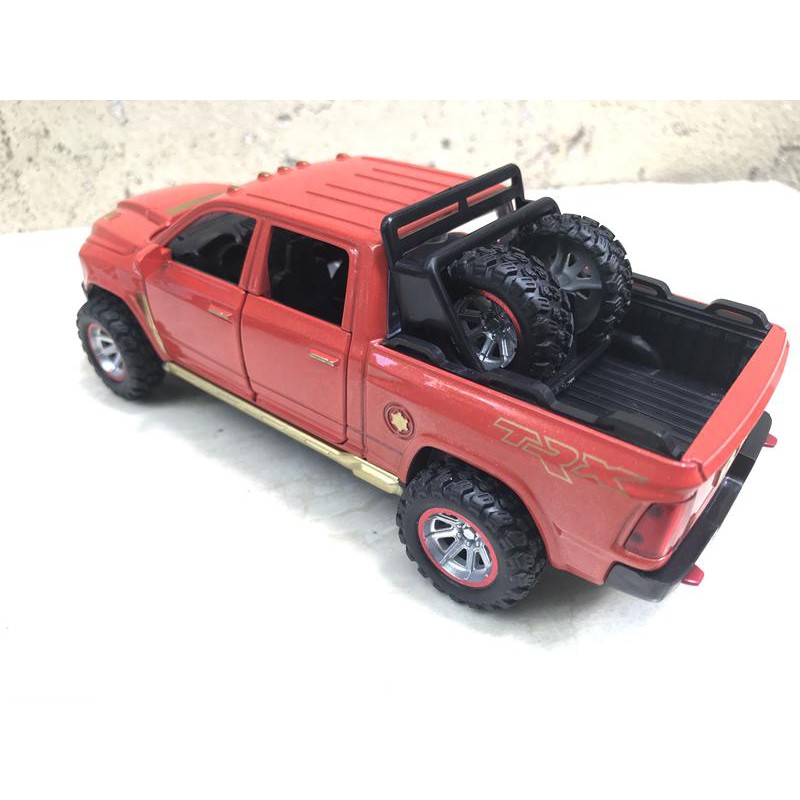 Mô hình xe bán tải Dodge RAM 1500 - 1:32