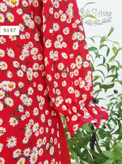 Áo dài đỏ hoa trắng